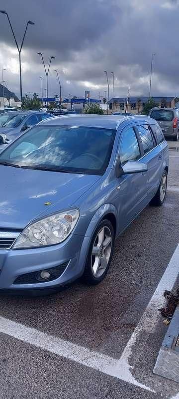 Usata Opel Astra Cosmo 110 CV (80 kW) 2008 Blu/azzurro Station wagon