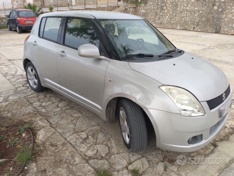 Usata 2007 Suzuki Swift Due volumi | 3100 € (Buon prezzo) - Immagine 1/4