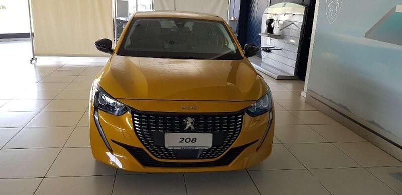 Usata Peugeot 208 Allure 102 CV (75 kW) 2021 Giallo Utilitaria