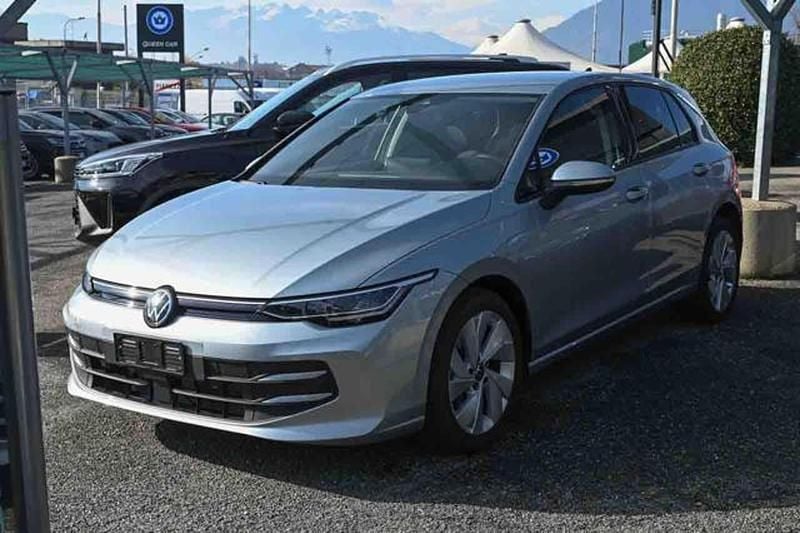 Grigio Usata 2025 VW Golf Business Tre volumi | 25.900 € (Ottimo prezzo) - Immagine 1/4