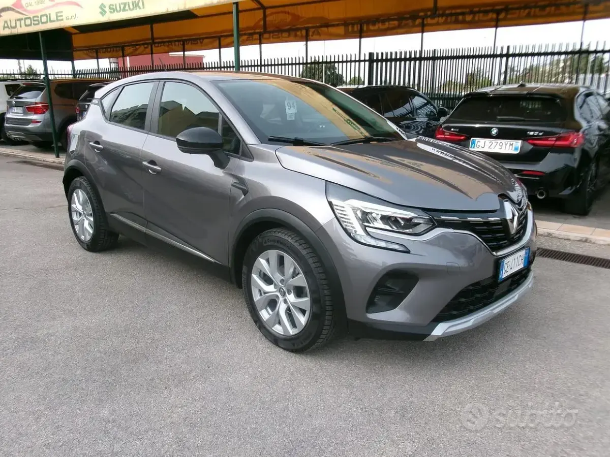 Usata Renault Captur 116 CV (85 kW) 2021 Grigio SUV