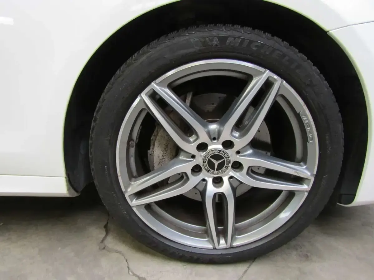 Usata Mercedes E220 Premium Plus 194 CV (142 kW) 2018 Bianco metallizzato Station wagon