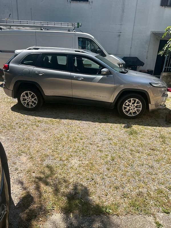 Usata Jeep Cherokee 170 CV (125 kW) 2015 Grigio SUV