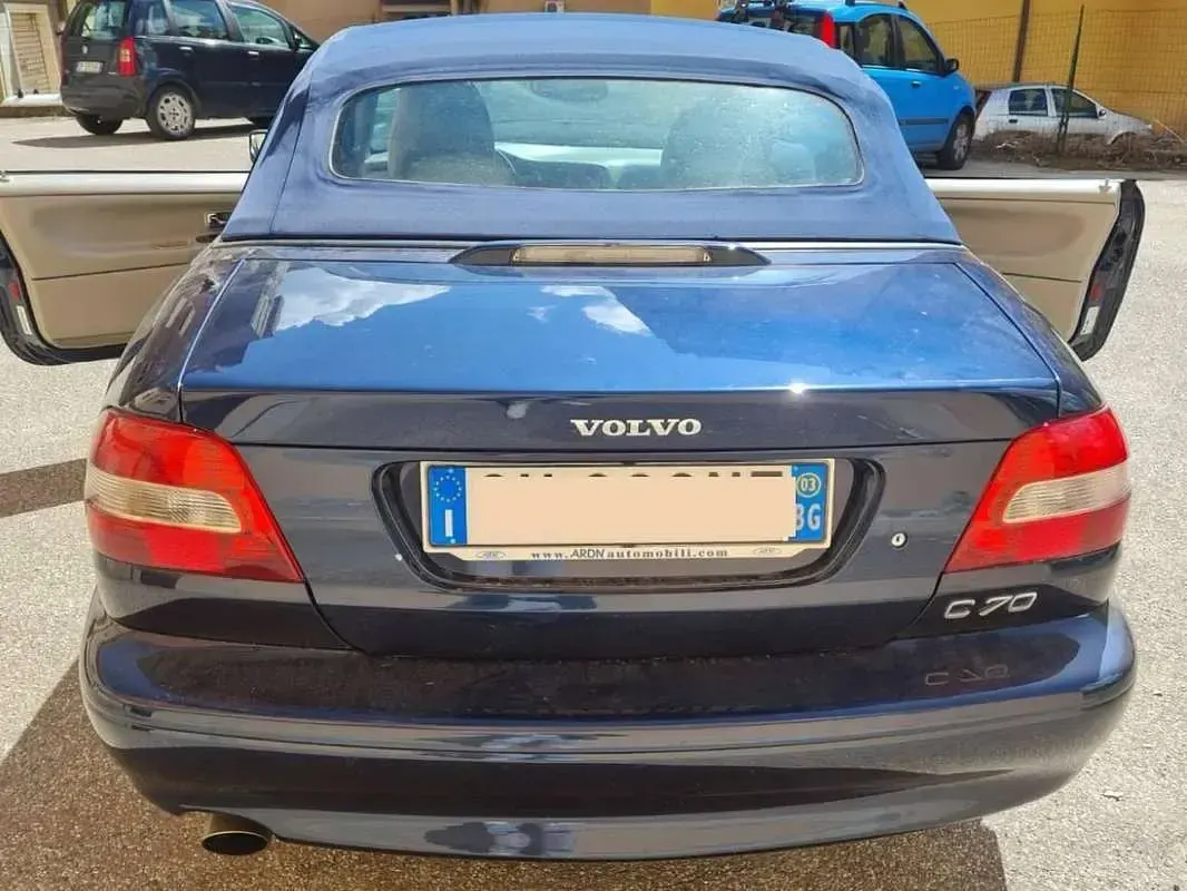 Usata Volvo C70 163 CV (119 kW) 2003 Blu/azzurro Cabrio