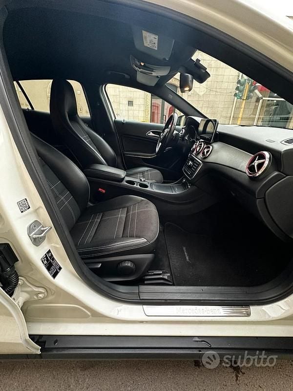 Usata Mercedes GLA200 Premium 2014 Bianco SUV