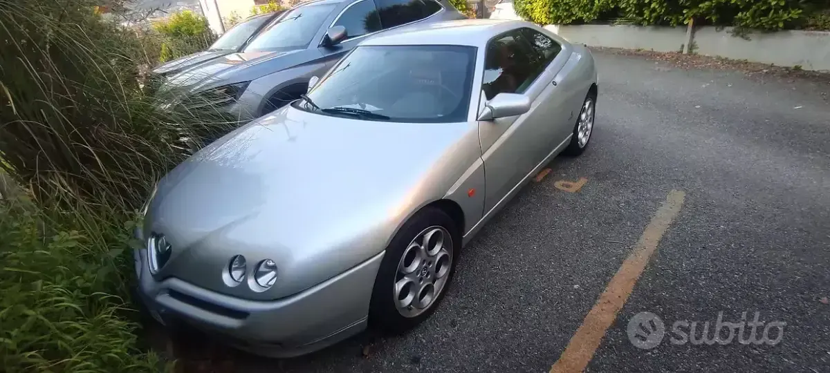 Usata Alfa Romeo GTV 150 CV (110 kW) 2002 Grigio Coupé