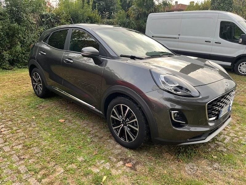 Usata Ford Puma Titanium 125 CV (91 kW) 2022 Grigio scuro SUV