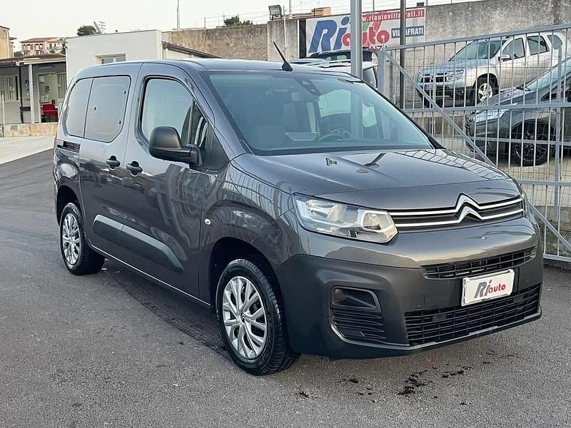 Usata Citroën Berlingo Feel 101 CV (74 kW) 2023 Grigio Monovolume