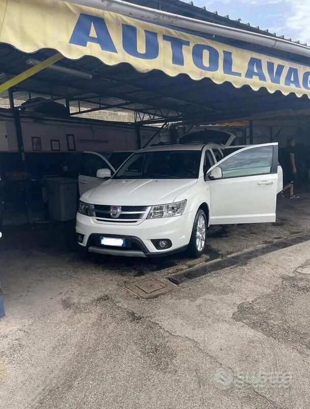 Bianco Usata 2011 Fiat Freemont SUV | 8200 € (Buon prezzo) - Immagine 1/4