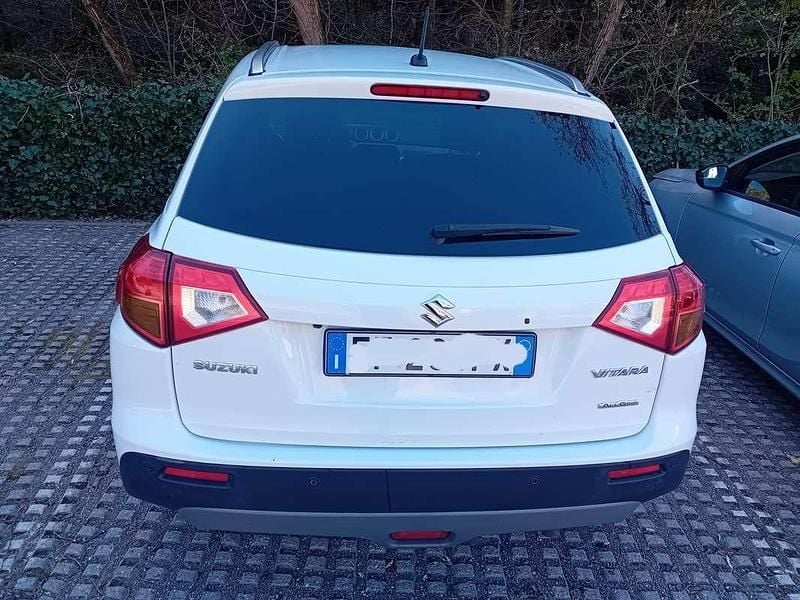 Second-hand Suzuki Vitara 120 CP (88 kW) 2016 Alb SUV