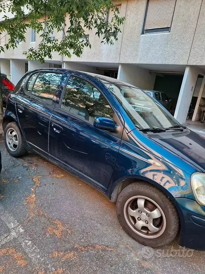 Usata Toyota Yaris 65 CV (47 kW) 2004 Berlina