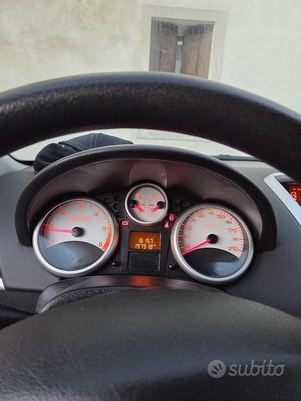 Usata Peugeot 207 68 CV (50 kW) 2010 Bianco Berlina