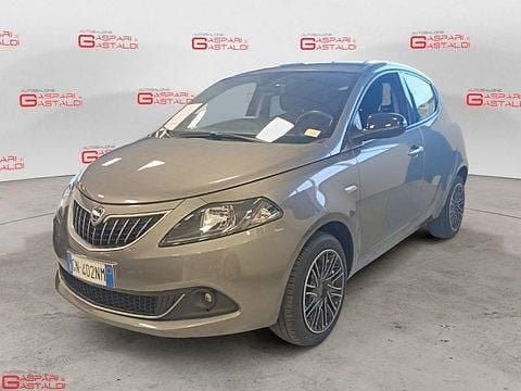 Usata Lancia Ypsilon Gold 70 CV (51 kW) 2023 Grigio Utilitaria