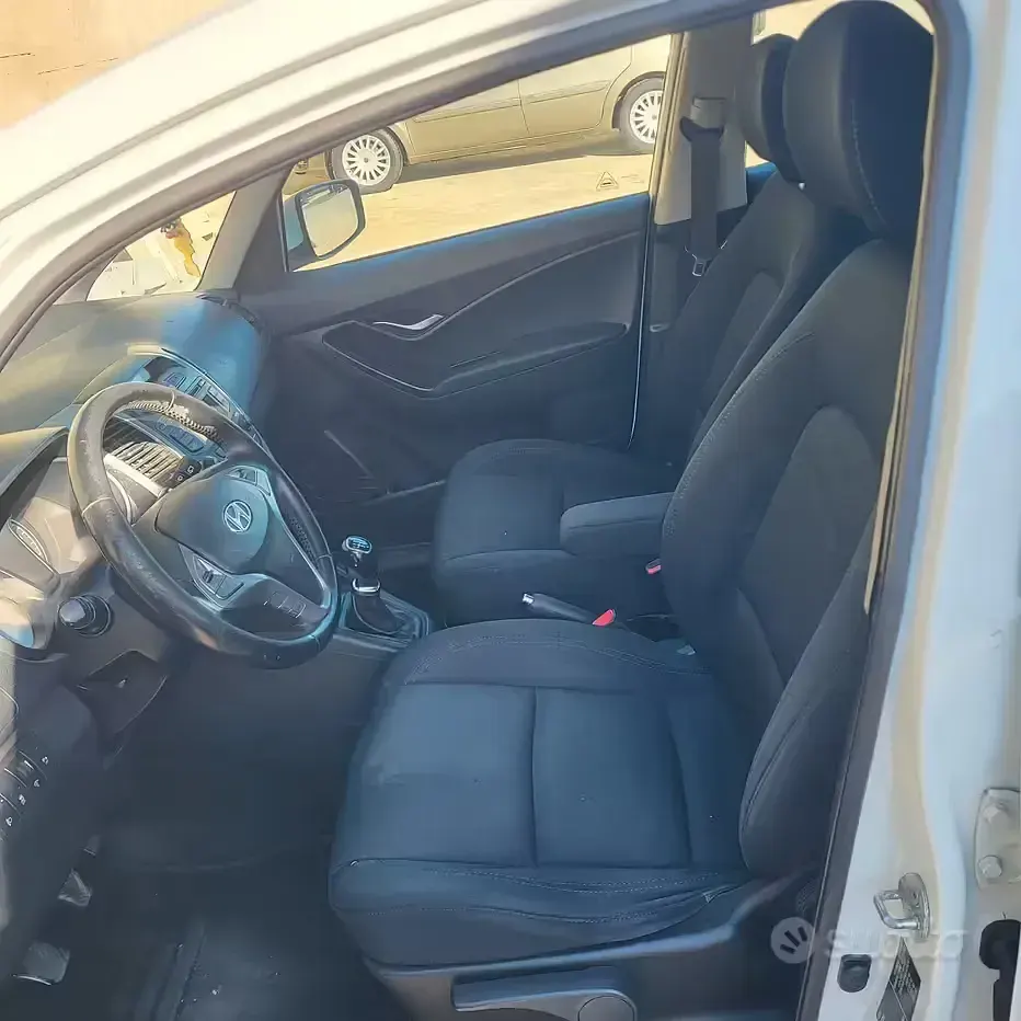 Usata Hyundai ix20 90 CV (66 kW) 2011 Bianco Utilitaria
