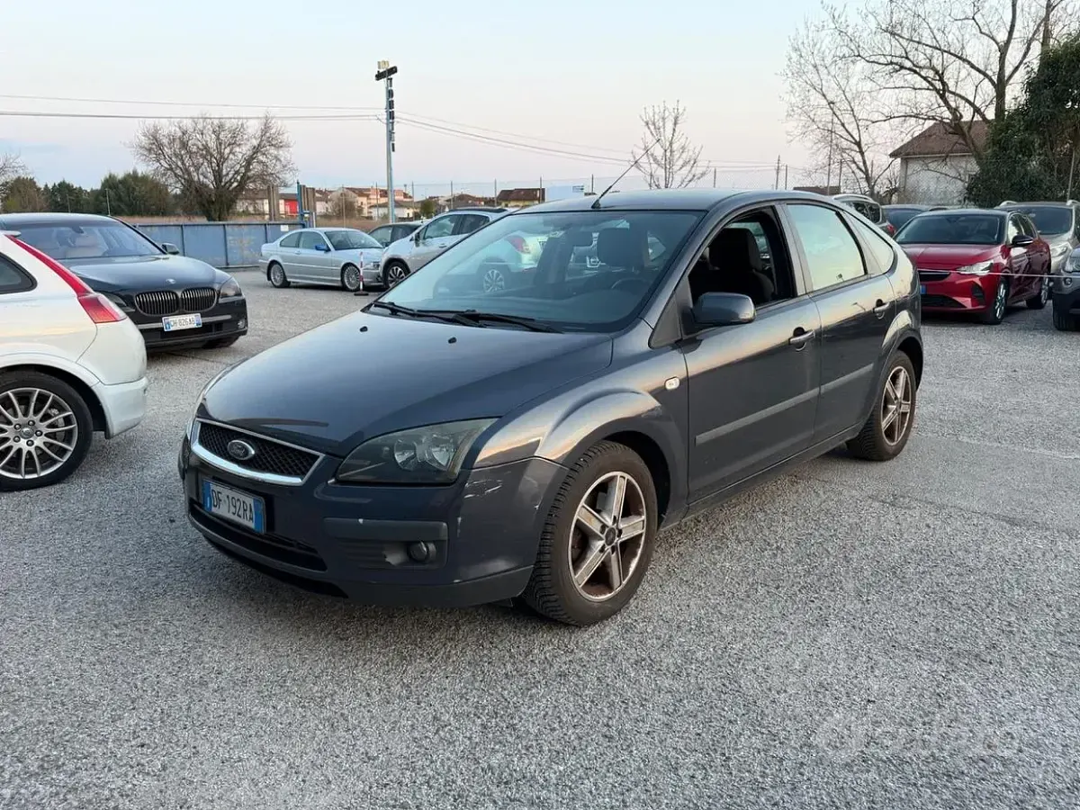 Usata Ford C-MAX Ghia 90 CV (66 kW) 2007 Nero Monovolume