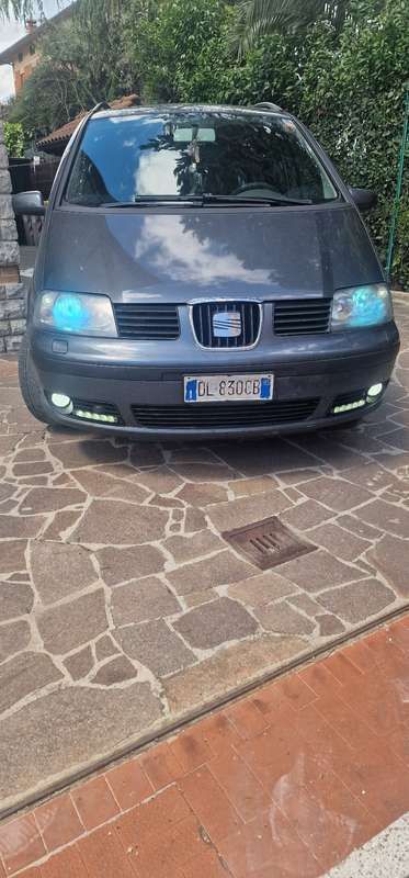 Usata 2007 Seat Alhambra Sport Monovolume | 4900 € - Immagine 1/4