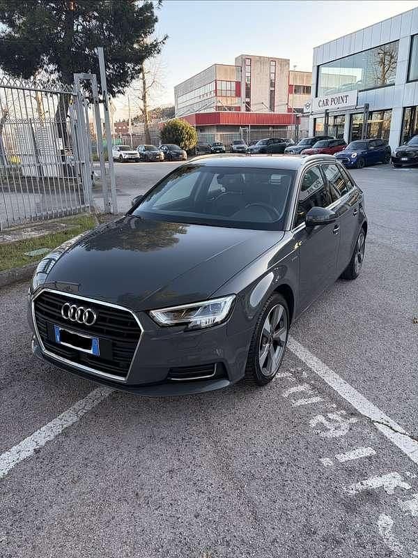Occasion Audi A3 Sport 110 ch (80 kW) 2018 Gris Berline