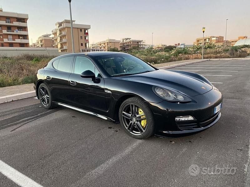Usata Porsche Panamera 400 CV (294 kW) 2012 Nero Utilitaria