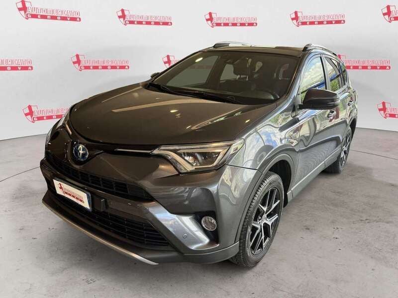 Grigio Usata 2017 Toyota RAV4 Hybrid Style SUV | 17.900 € (Buon prezzo) - Immagine 1/4