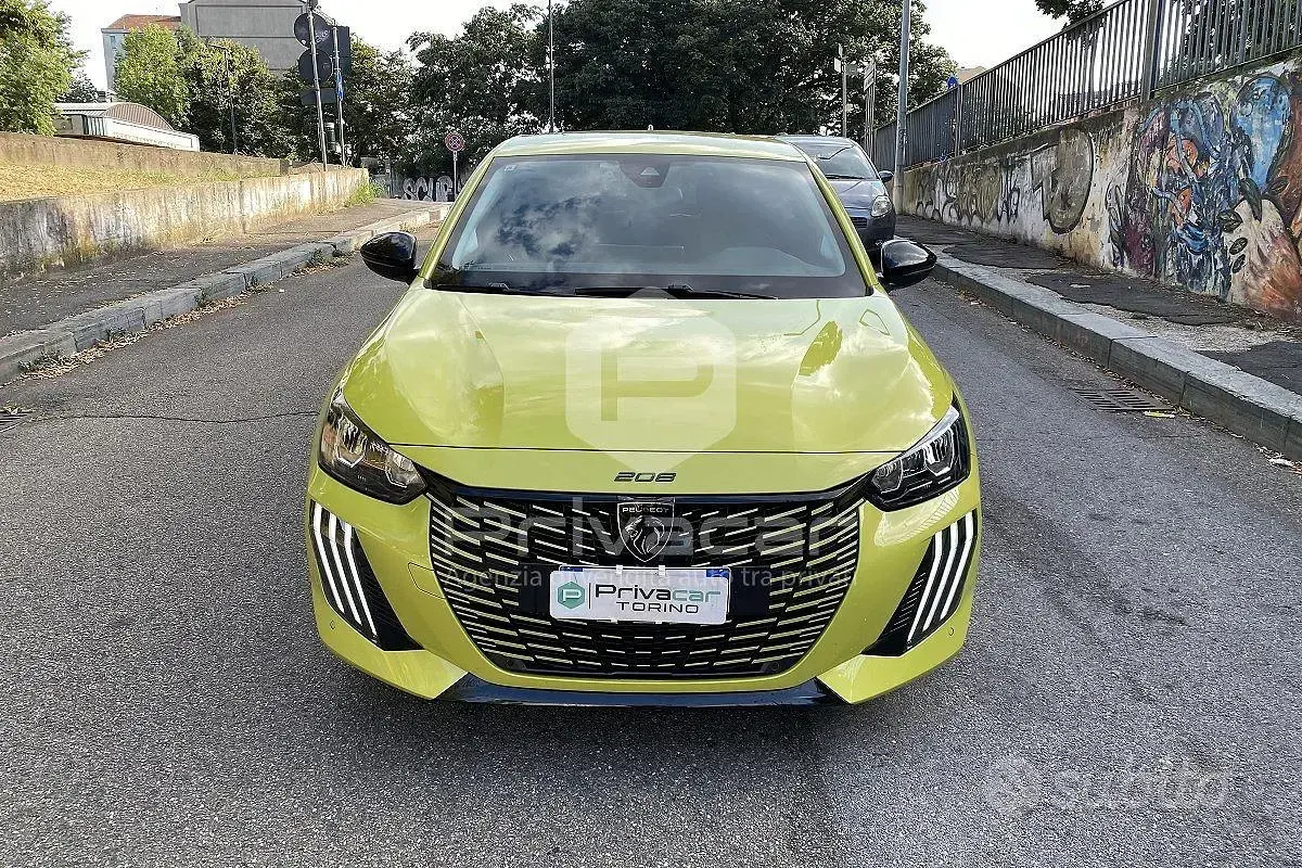 Usata Peugeot 208 Allure 101 CV (74 kW) 2024 Giallo Utilitaria