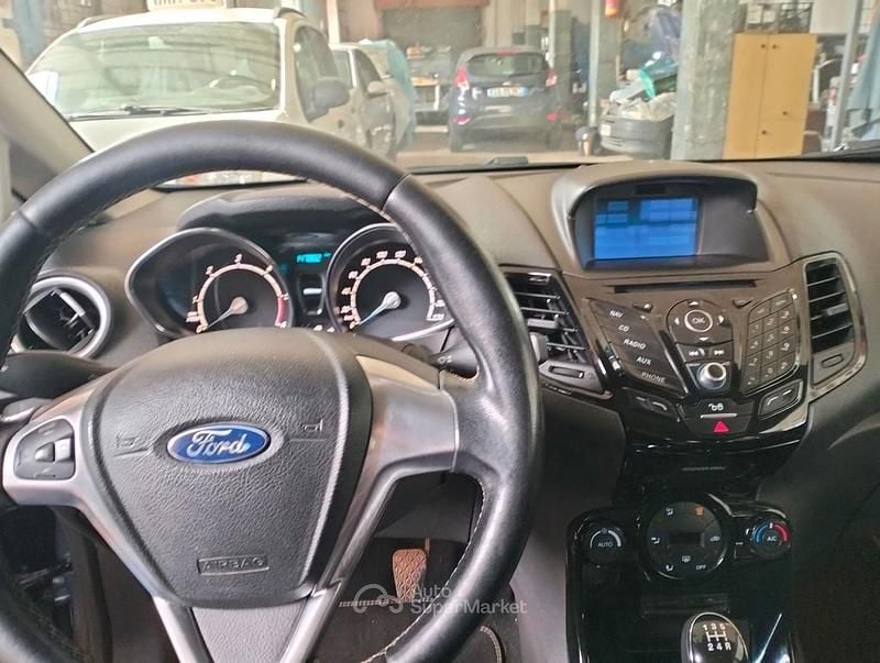 Usata Ford Fiesta 95 CV (69 kW) 2016 Berlina