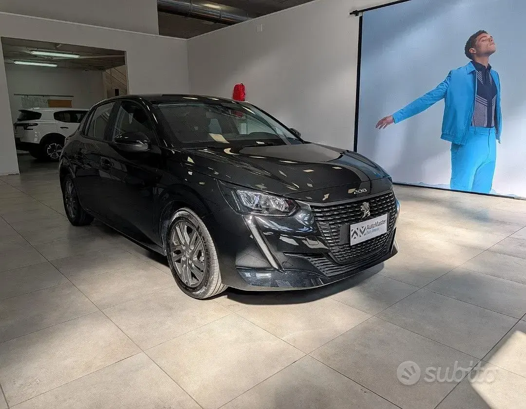 Usata Peugeot 208 Active 75 CV (55 kW) 2022 Nero Utilitaria