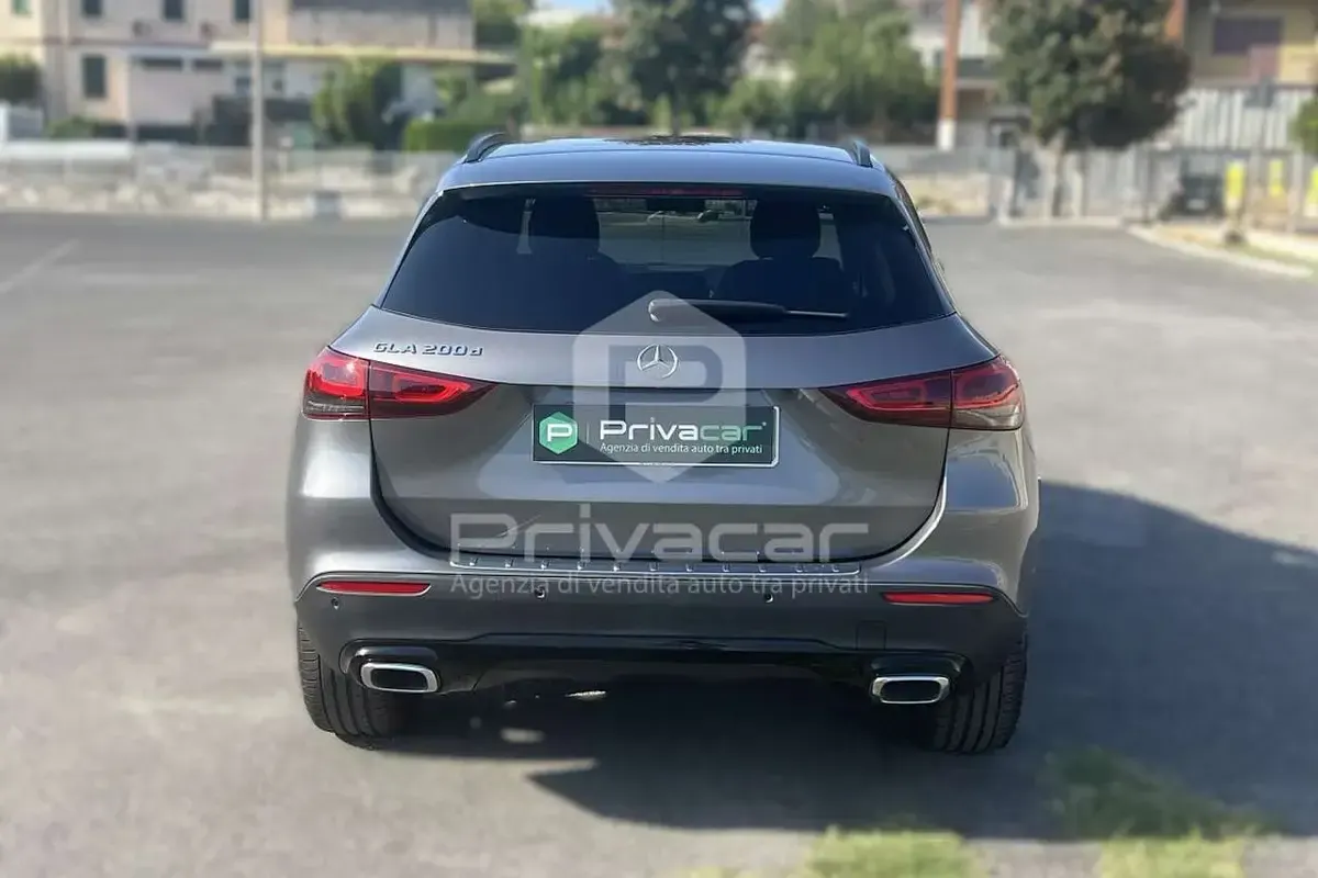 Usata Mercedes GLA200 150 CV (110 kW) 2022 Grigio SUV