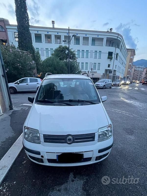 Bianco Usata 2012 Fiat Panda Due volumi | 3500 € (Molto cara) - Immagine 1/4