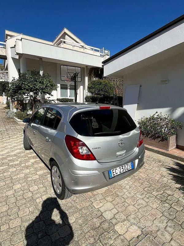 Usata Opel Corsa 80 CV (58 kW) 2010 Utilitaria