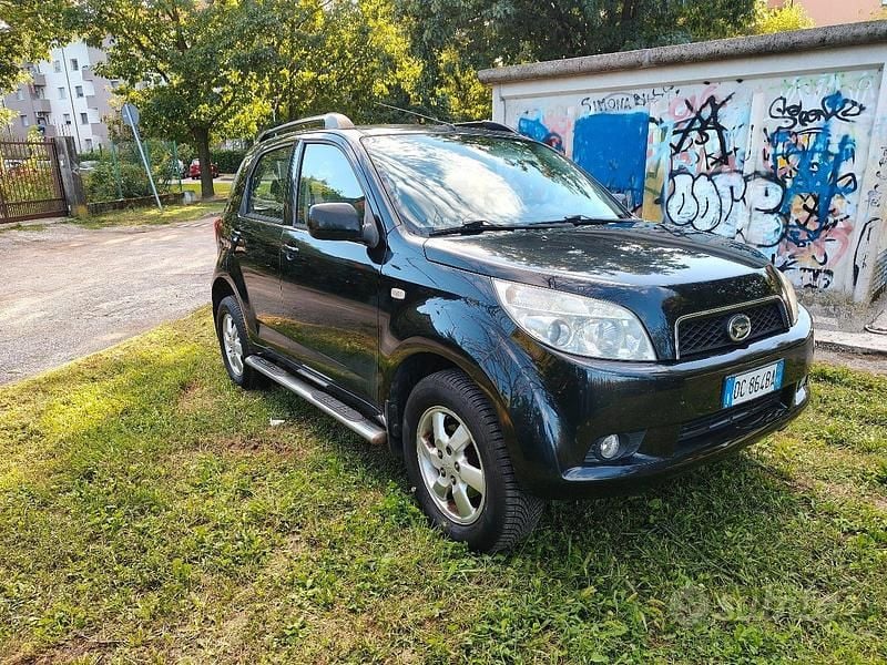 Usata Daihatsu Terios 86 CV (63 kW) 2006 Nero SUV