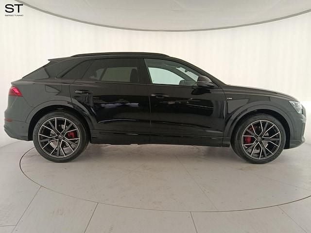 Nuova Audi Q8 S-Line 286 CV (210 kW) 2025 Grigio daytone perlato SUV