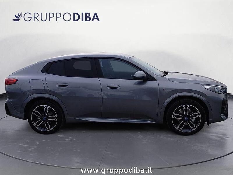 Usata BMW iX2 M Sport 150 kW (204 CV) 2025 Grigio SUV