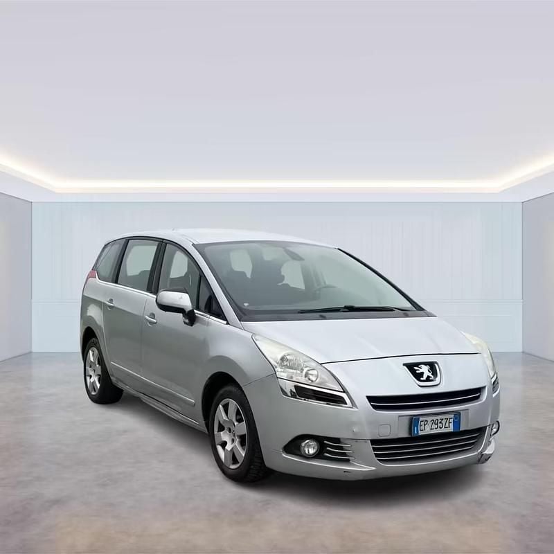 Usata Peugeot 5008 Allure 115 CV (84 kW) 2013 Grigio Monovolume