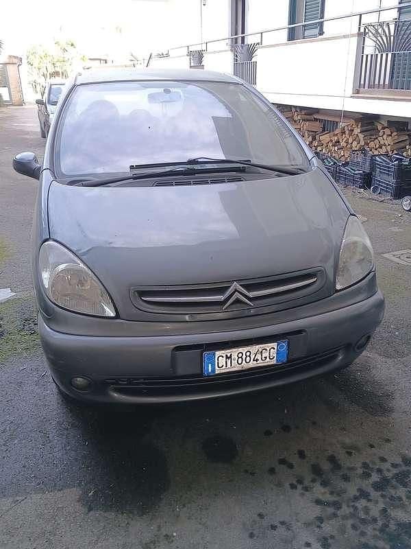 Usata Citroën Xsara Picasso Exclusive 90 CV (66 kW) 2004 Grigio Monovolume