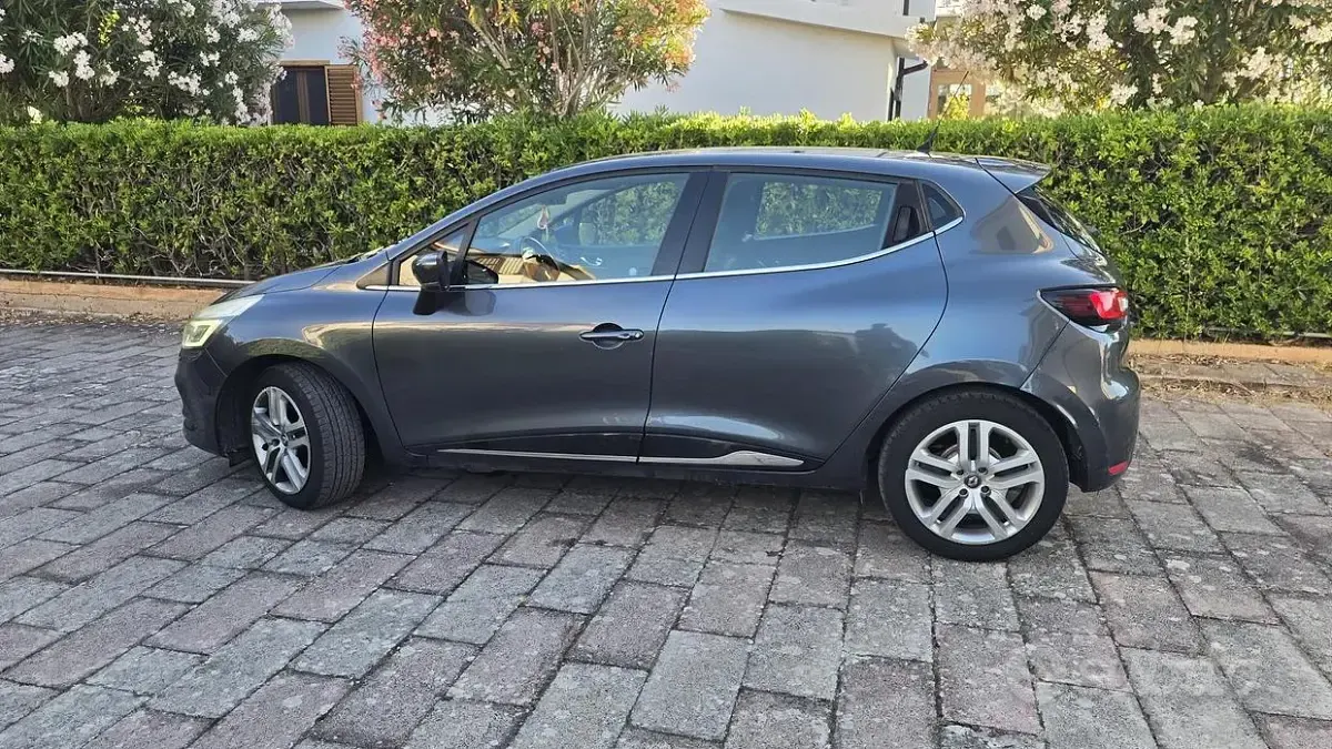Usata Renault Clio IV 75 CV (55 kW) 2017 Grigio Berlina