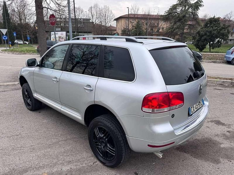 Usata VW Touareg 224 CV (164 kW) 2005 Grigio SUV