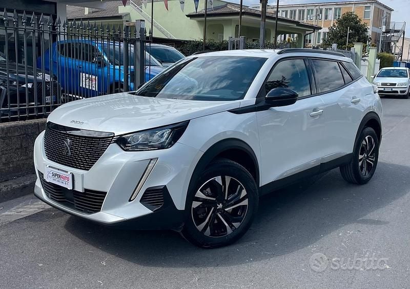 Usata Peugeot 2008 Allure 131 CV (96 kW) 2022 Bianco SUV