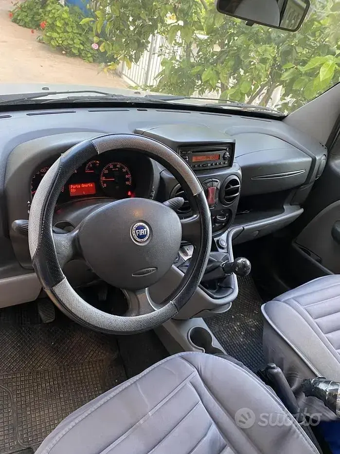 Käytetty Fiat Doblò 85 HP (62 kW) 2006 Harmaa Tila-auto