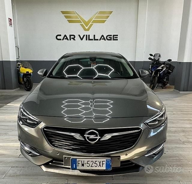 Usata Opel Insignia Innovation 136 CV (100 kW) 2019 Grigio Berlina