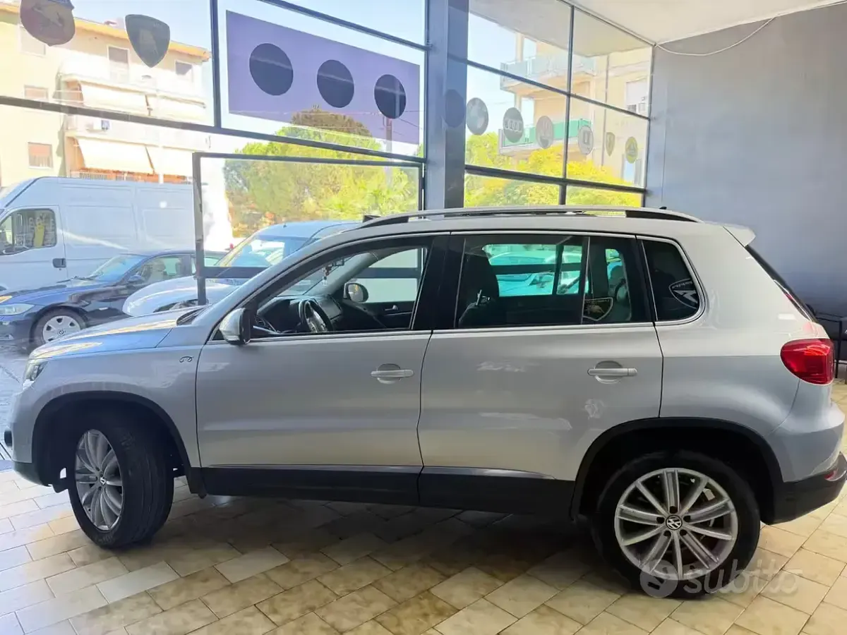 Usata VW Tiguan S 140 CV (102 kW) 2012 Grigio SUV