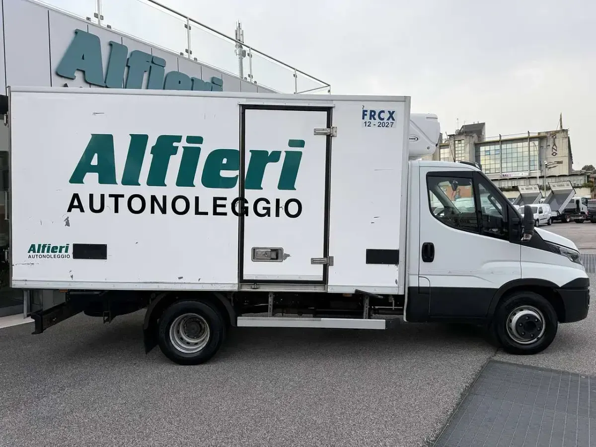 Usata Iveco Daily 150 CV (110 kW) 2018 Bianco Furgone