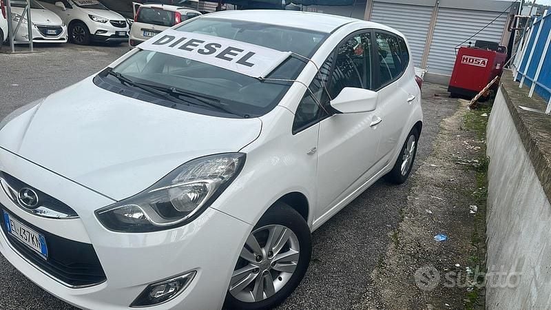 Bianco Usata 2012 Hyundai i20 Monovolume | 4300 € - Immagine 1/4