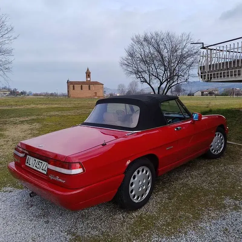 Usata Alfa Romeo Spider 122 CV (89 kW) 1991 Cabrio