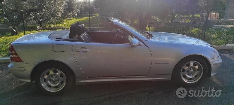 Usata Mercedes SLK200 163 CV (119 kW) 2002 Grigio Cabrio