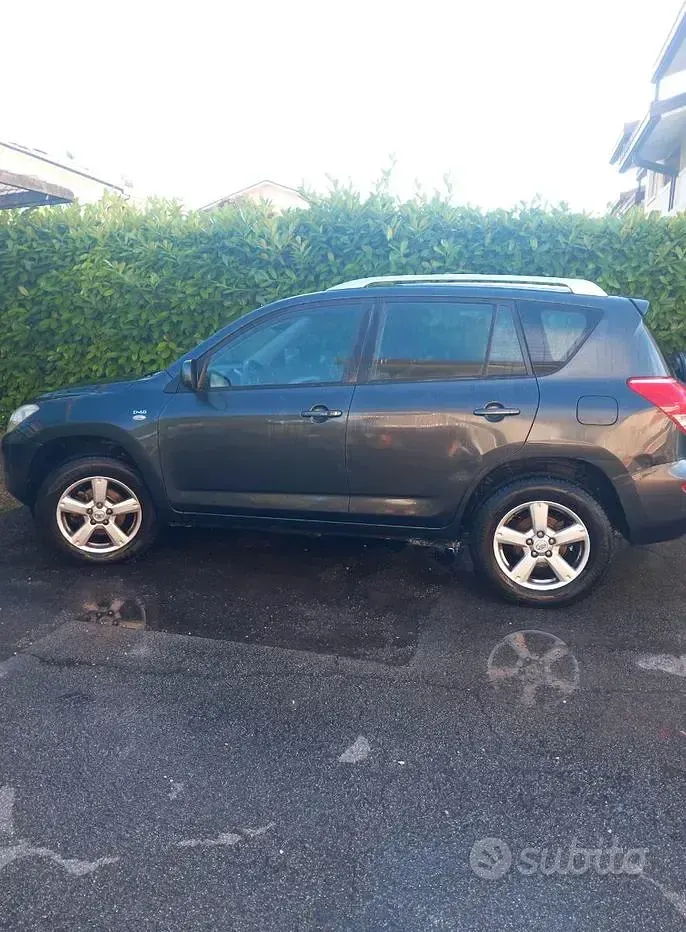 Usata Toyota RAV4 136 CV (100 kW) 2007 SUV