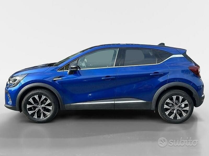 Usata Renault Captur Techno 140 CV (102 kW) 2023 Blu SUV