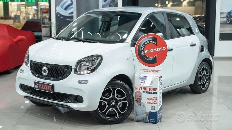 Usata Smart ForFour 71 CV (52 kW) 2017 Bianco Utilitaria