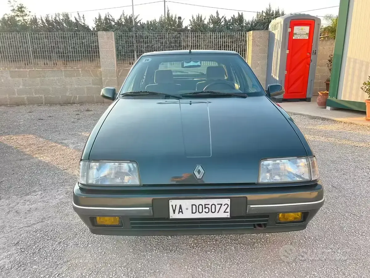 Usata Renault 19 54 CV (39 kW) 1991 Verde Berlina