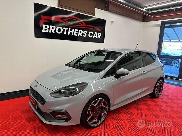 Grigio Usata 2019 Ford Fiesta Performance Edition Utilitaria | 20.990 € (Cara) - Immagine 1/4