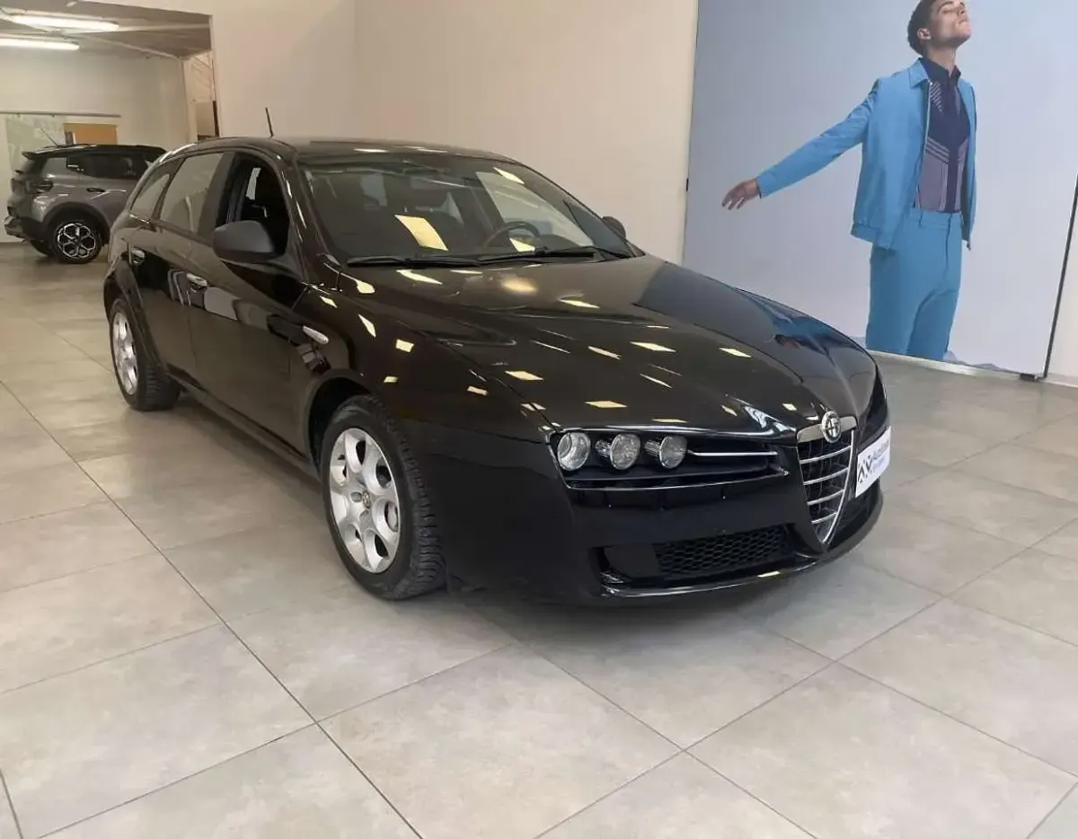 Usata Alfa Romeo 159 Distinctive 170 CV (125 kW) 2011 Nero Berlina